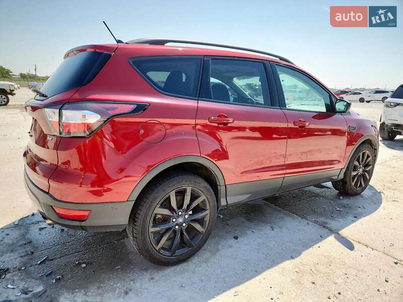 Внедорожник / Кроссовер Ford Escape 2017 в Львове