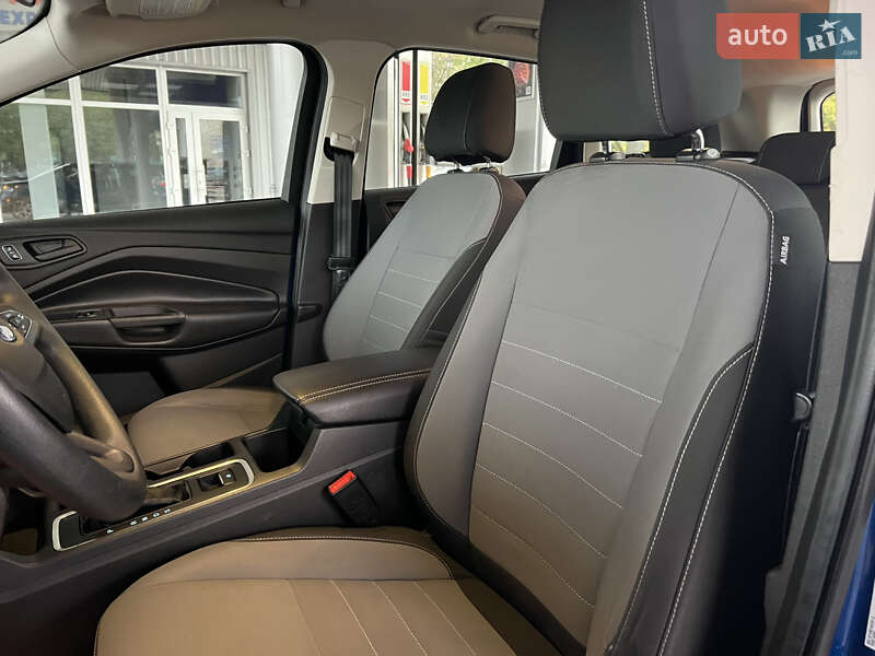 Внедорожник / Кроссовер Ford Escape 2016 в Николаеве