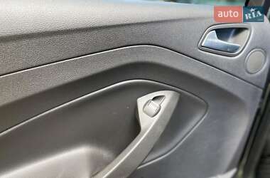 Внедорожник / Кроссовер Ford Escape 2013 в 