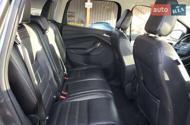 Внедорожник / Кроссовер Ford Escape 2017 в 