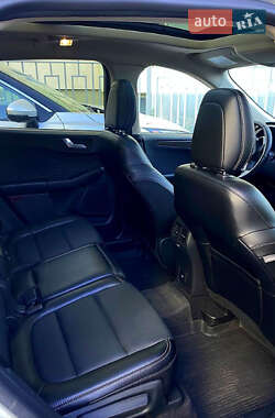 Внедорожник / Кроссовер Ford Escape 2019 в 