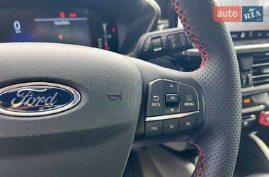 Позашляховик / Кросовер Ford Escape 2023 в 