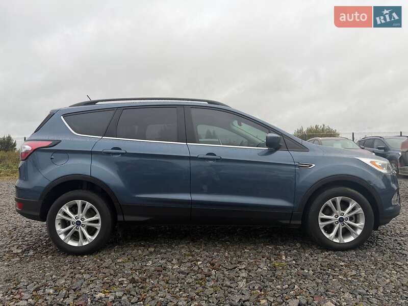 Позашляховик / Кросовер Ford Escape 2018 в Львові