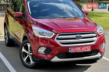 Позашляховик / Кросовер Ford Escape 2018 в 