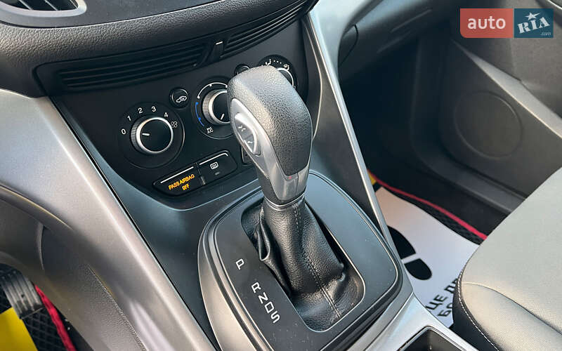 Внедорожник / Кроссовер Ford Escape 2016 в Коломые