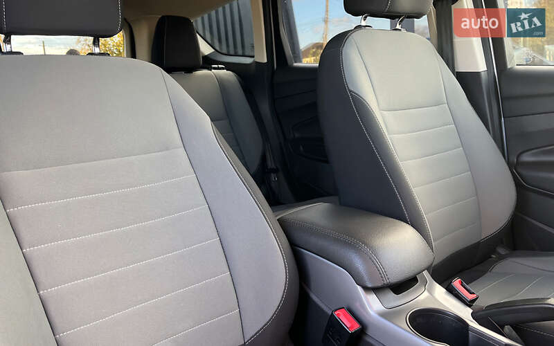 Внедорожник / Кроссовер Ford Escape 2016 в Коломые