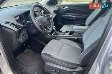 Внедорожник / Кроссовер Ford Escape 2018 в 
