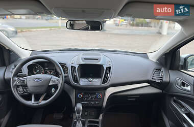 Внедорожник / Кроссовер Ford Escape 2018 в 