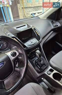 Позашляховик / Кросовер Ford Escape 2014 в  фото 15 Позашляховик / Кросовер Ford Escape 2014 в