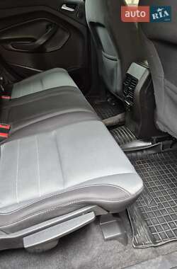 Позашляховик / Кросовер Ford Escape 2014 в  фото 16 Позашляховик / Кросовер Ford Escape 2014 в