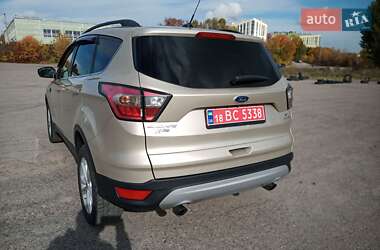Внедорожник / Кроссовер Ford Escape 2017 в 