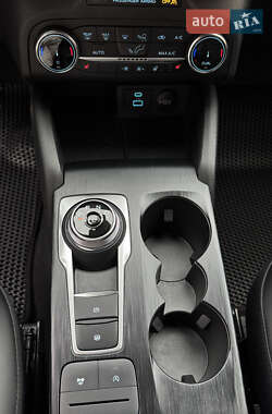 Позашляховик / Кросовер Ford Escape 2023 в  фото 19 Позашляховик / Кросовер Ford Escape 2023 в