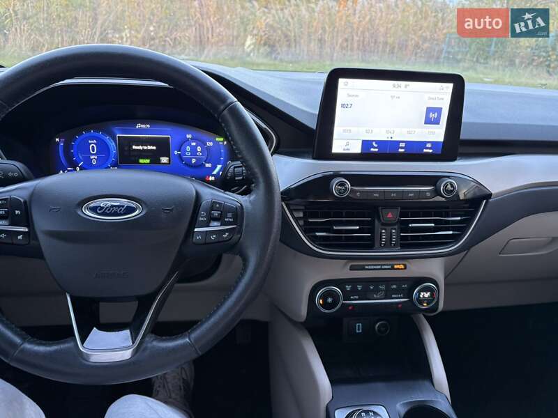 Позашляховик / Кросовер Ford Escape 2020 в Пулинах