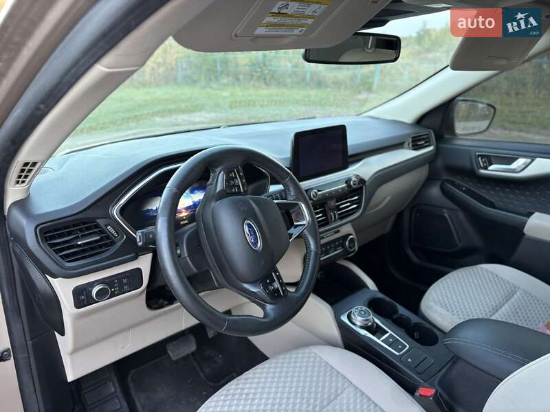 Позашляховик / Кросовер Ford Escape 2020 в Пулинах