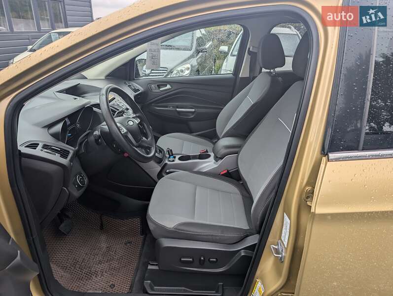 Внедорожник / Кроссовер Ford Escape 2014 в Ровно