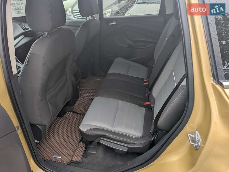 Внедорожник / Кроссовер Ford Escape 2014 в Ровно
