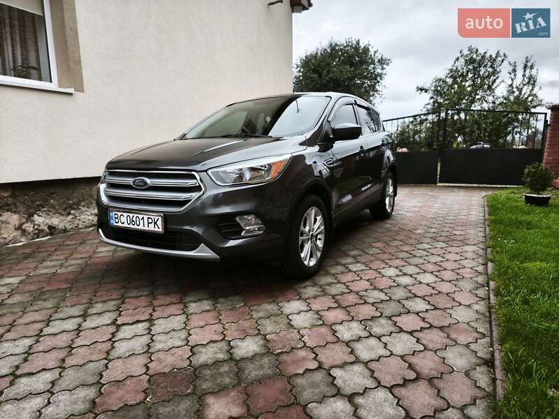 Внедорожник / Кроссовер Ford Escape 2017 в Львове
