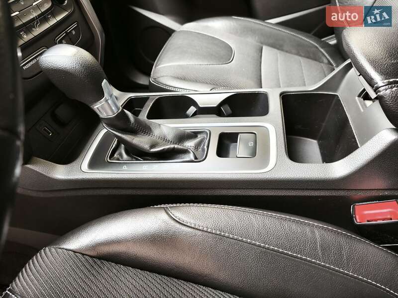 Внедорожник / Кроссовер Ford Escape 2017 в Львове