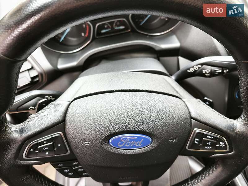 Внедорожник / Кроссовер Ford Escape 2017 в Львове