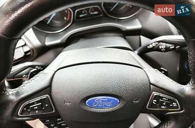 Внедорожник / Кроссовер Ford Escape 2017 в 