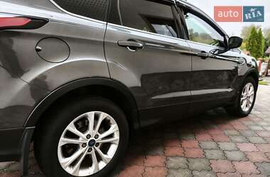 Внедорожник / Кроссовер Ford Escape 2017 в 