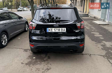 Позашляховик / Кросовер Ford Escape 2016 в 