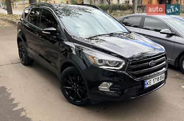 Позашляховик / Кросовер Ford Escape 2016 в 
