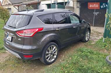 Внедорожник / Кроссовер Ford Escape 2015 в 