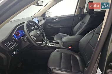 Позашляховик / Кросовер Ford Escape 2020 в 