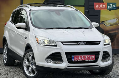 Позашляховик / Кросовер Ford Escape 2015 в 