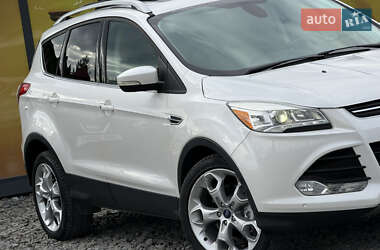 Позашляховик / Кросовер Ford Escape 2015 в 