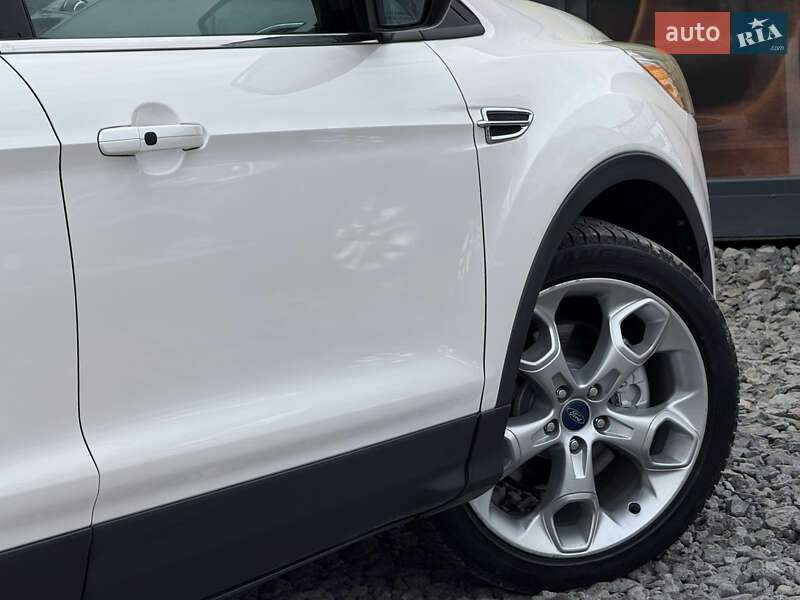Позашляховик / Кросовер Ford Escape 2015 в Стрию