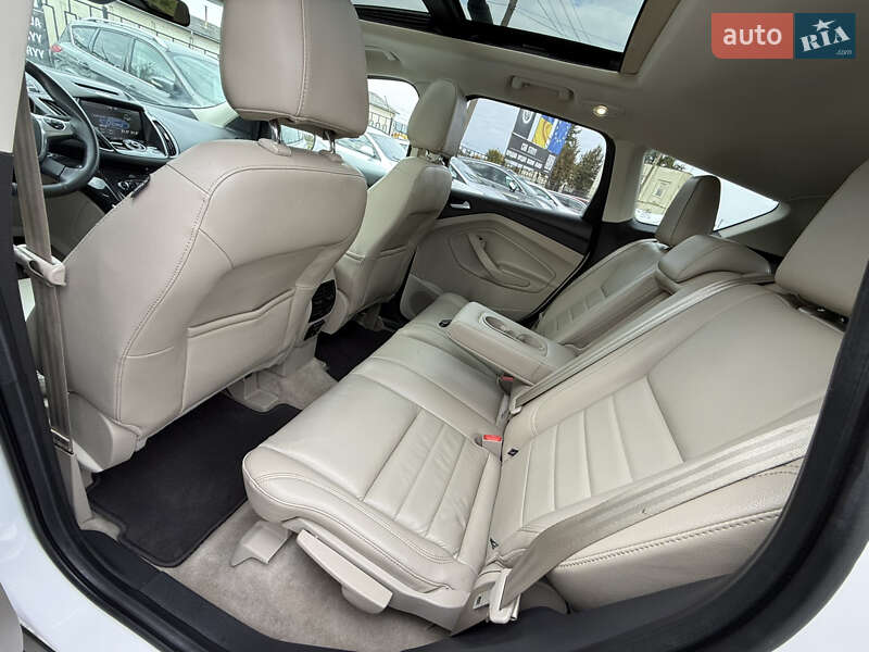 Позашляховик / Кросовер Ford Escape 2015 в Стрию