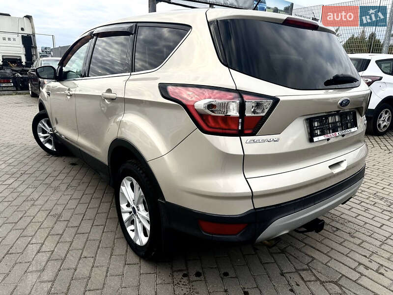 Позашляховик / Кросовер Ford Escape 2017 в Львові