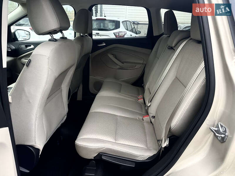 Позашляховик / Кросовер Ford Escape 2017 в Львові