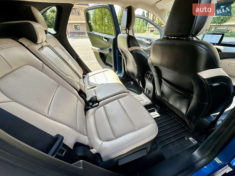 Позашляховик / Кросовер Ford Escape 2020 в Києві