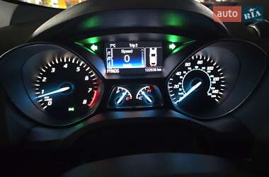 Внедорожник / Кроссовер Ford Escape 2015 в 