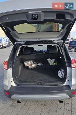 Внедорожник / Кроссовер Ford Escape 2015 в 