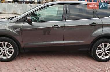 Внедорожник / Кроссовер Ford Escape 2017 в 