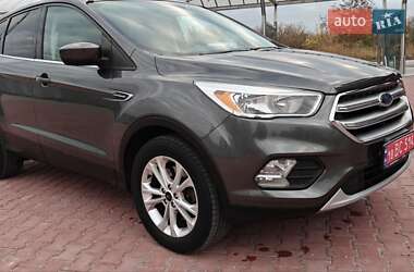 Внедорожник / Кроссовер Ford Escape 2017 в 