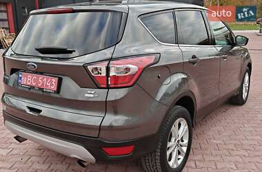 Внедорожник / Кроссовер Ford Escape 2017 в 