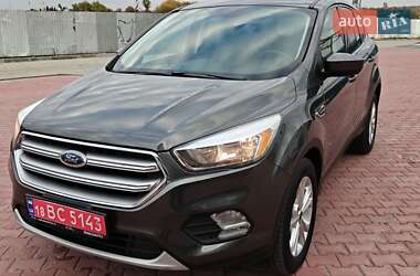 Внедорожник / Кроссовер Ford Escape 2017 в 