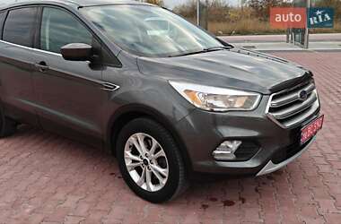 Внедорожник / Кроссовер Ford Escape 2017 в 