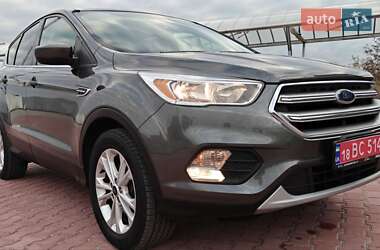 Внедорожник / Кроссовер Ford Escape 2017 в 