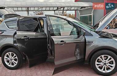 Внедорожник / Кроссовер Ford Escape 2017 в 