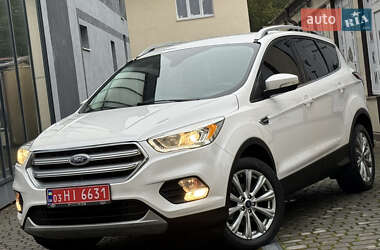 Внедорожник / Кроссовер Ford Escape 2017 в 