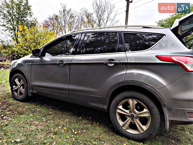 Внедорожник / Кроссовер Ford Escape 2014 в Катеринополе