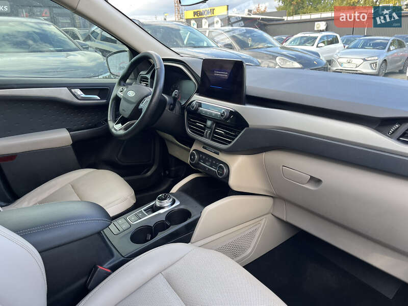 Позашляховик / Кросовер Ford Escape 2019 в Львові