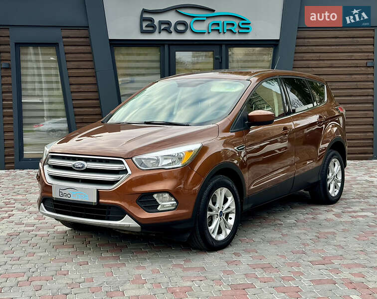 Позашляховик / Кросовер Ford Escape 2017 в  фото Позашляховик / Кросовер Ford Escape 2017 в