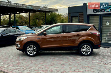 Позашляховик / Кросовер Ford Escape 2017 в  фото 5 Позашляховик / Кросовер Ford Escape 2017 в